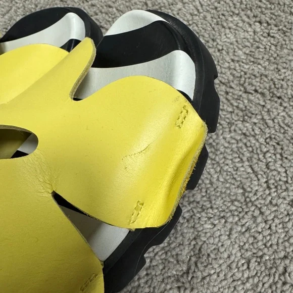 Camper Yellow Slides - Picture 4 of 7